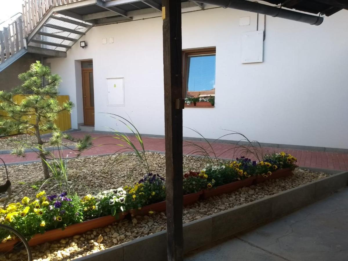 Apartmany Lono Jičín Exterior foto